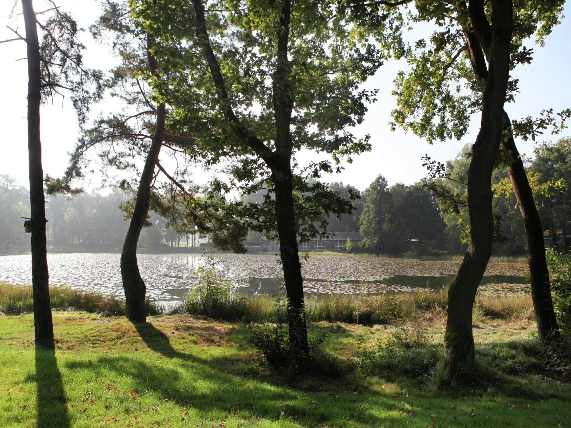 Completely Detached In A Nature Filled Park By A Large Fen Ferienhaus