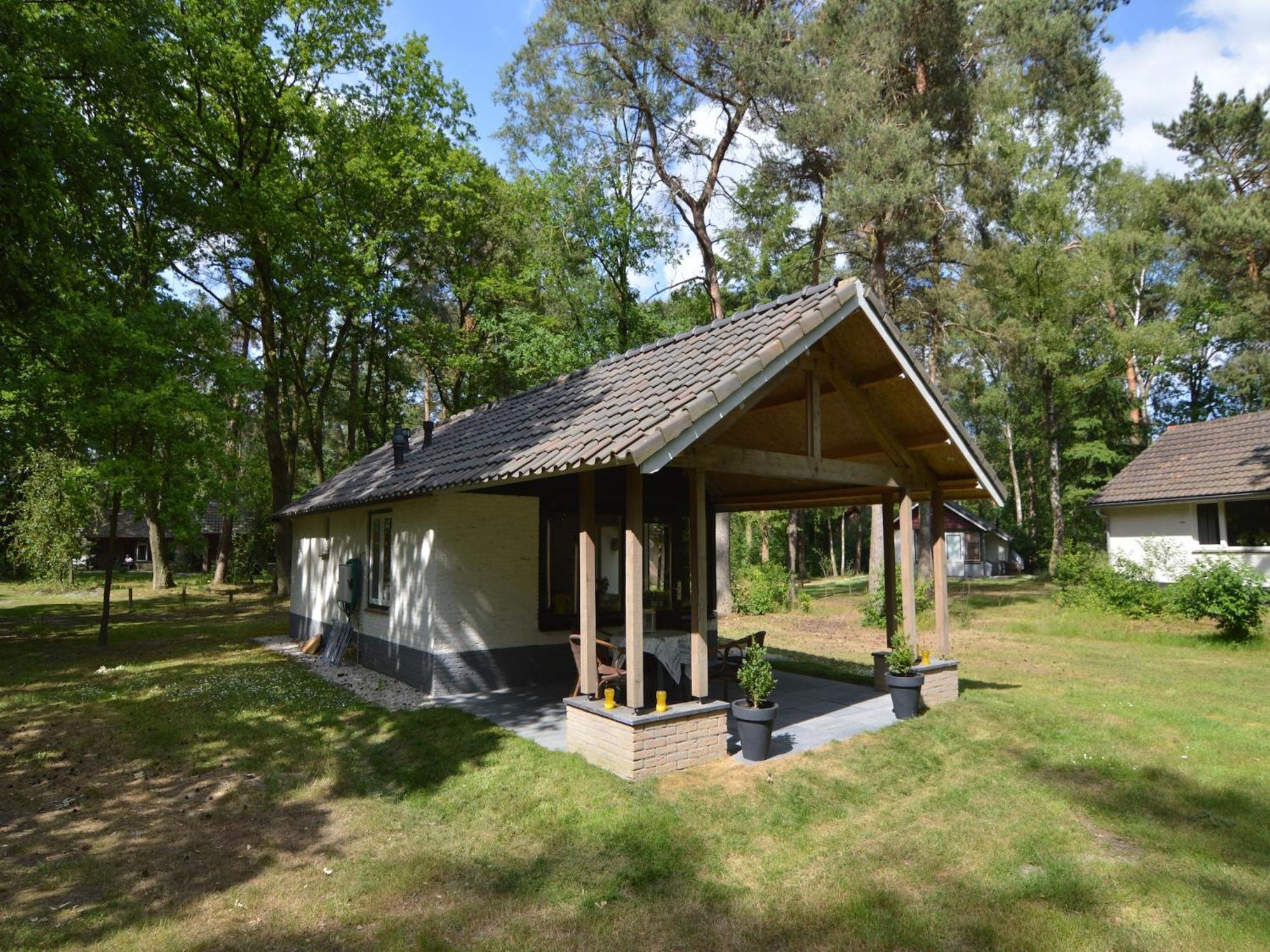 Ferienhaus Completely Detached In A Nature Filled Park By A Large Fen *