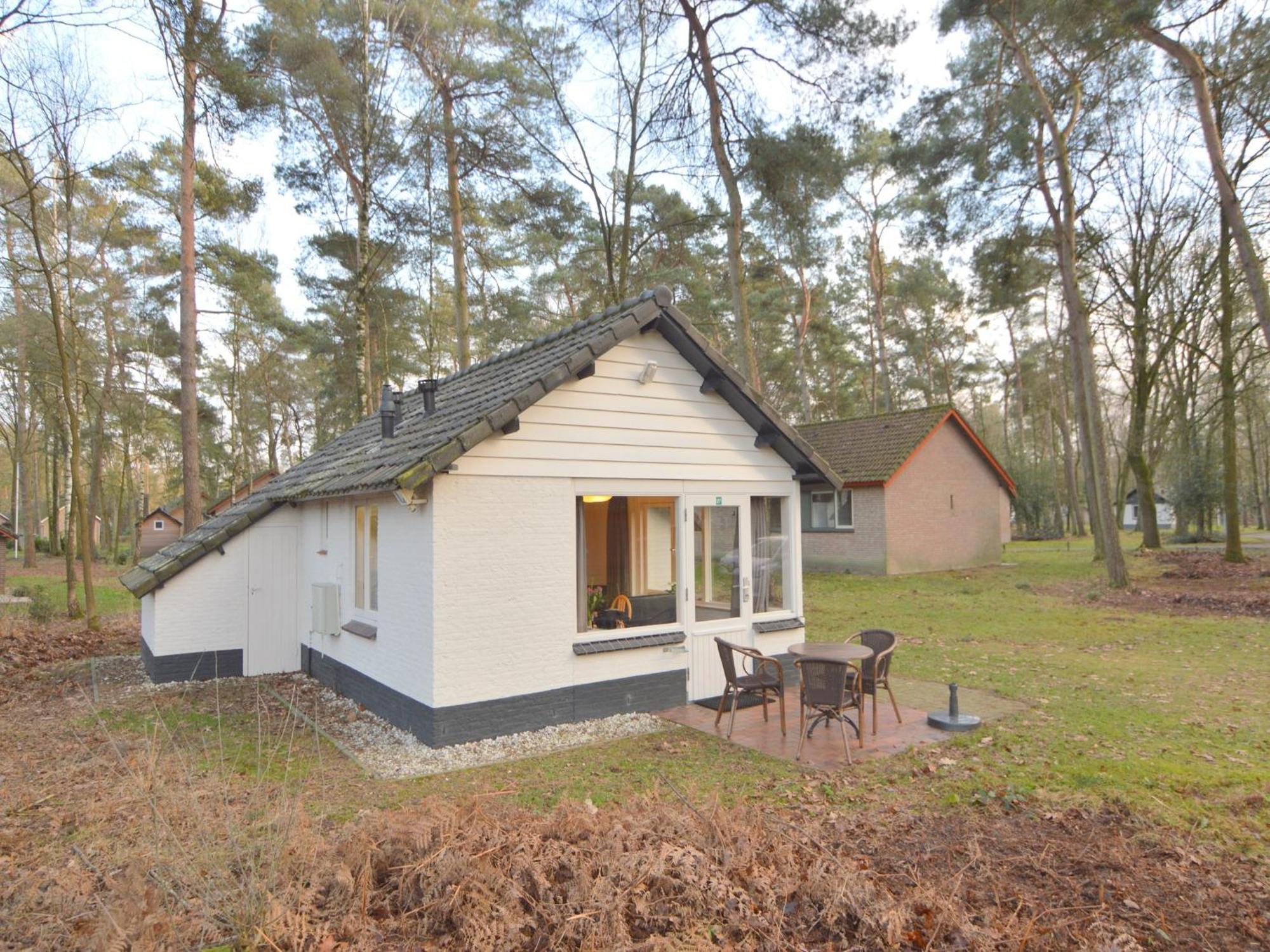Completely Detached In A Nature Filled Park By A Large Fen Ferienhaus Stramproy